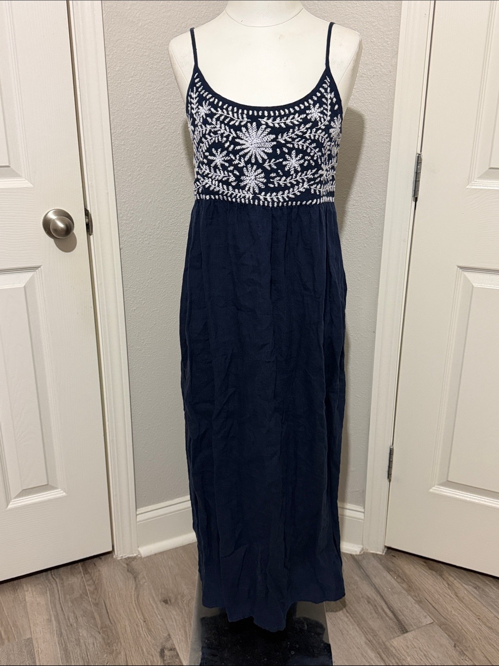 Madison Mathews Embroidered Navy Maxi Dress Spaghetti Straps Linen Light Boho